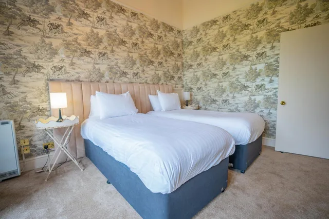 Deluxe, Mansion, Twin Beds، Broome Park Hotel 2/3