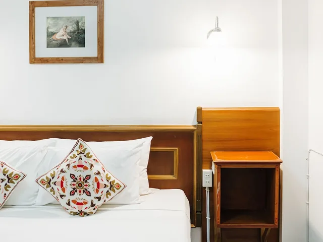 Room, King Bed, No Balcony, Small, Rendezvous Oldtown Chiangmai (SHA Extra Plus) 5/6