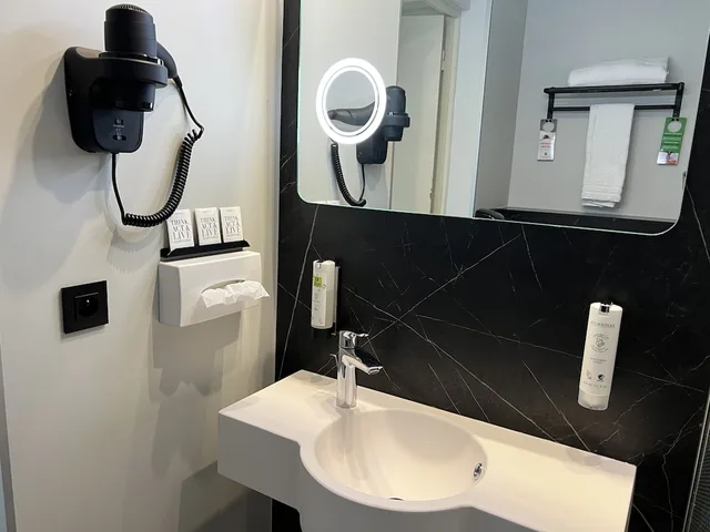 غرفة بريميوم بسرير كوين، Hotel Des Acacias Lille Tourcoing 6/7