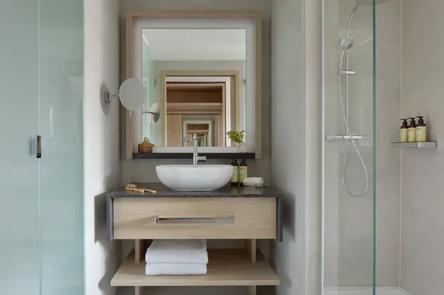 Extra Me, Junior Suite, Twin Beds, ME Barcelona 2/3