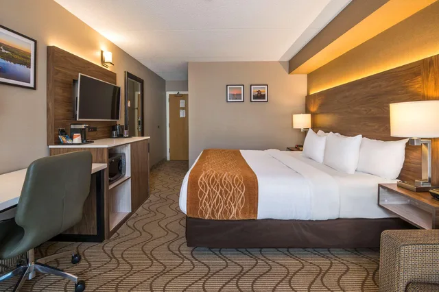 غرفة قياسية بسرير كينج، Comfort Inn North Bay 3/4
