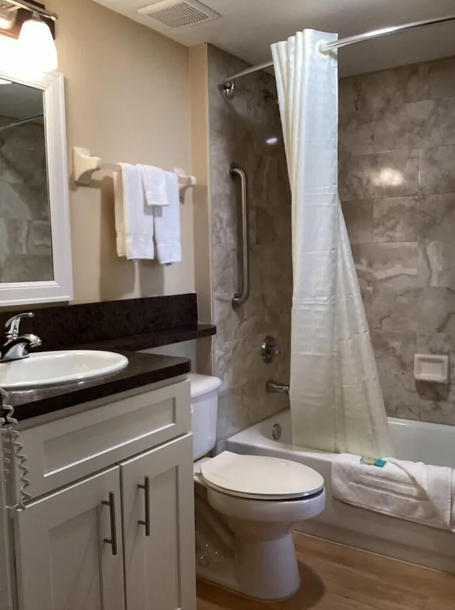 جناح بسرير كوين بإطلالة على المسبح بغرفة نوم واحدة، Vacation Village At Bonaventure 5/6