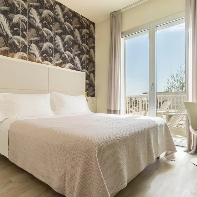 جناح، Hotel Gemma 8/10