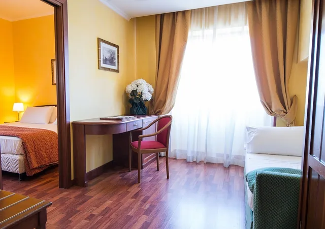 Room, Triple, Double Bed, Sofa, Hotel Della Valle 3/7