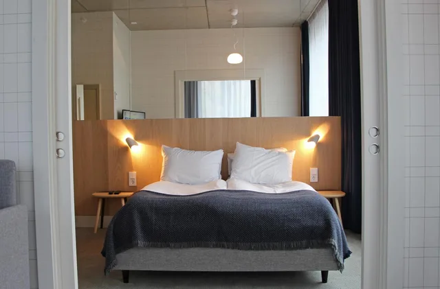 جناح تنفيذي بسرير كوين مع أريكة، ZANDER K HOTEL 5/10