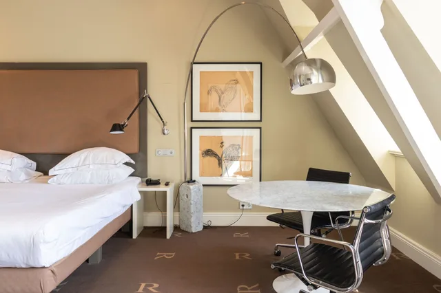 جناح جونيور بسرير كينج، Hotel Roemer 8/10