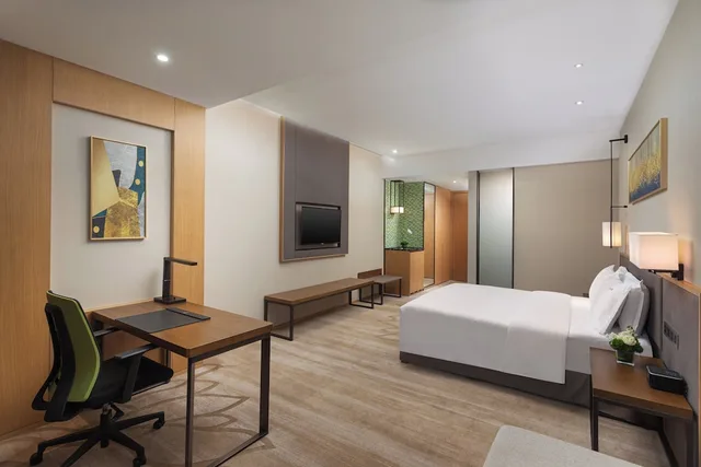 غرفة بريميوم بسرير كينج، Holiday Inn Chengdu Airport 5/8