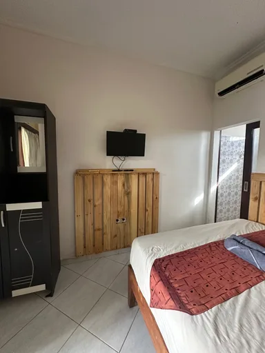 غرفة ديلوكس بشرفة، Sari Buana Bed Breakfast 2/4