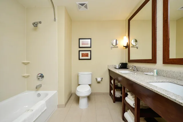 جناح كبير بسريرين كوين بإطلالة على المدينة بغرفة نوم واحدة، Comfort Suites Fargo Medical Center 6/7