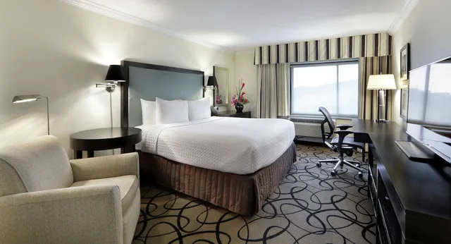 غرفة بسرير كينج بحوض استحمام، The Verve Hotel Boston Natick, Tapestry Collection by Hilton 3/7