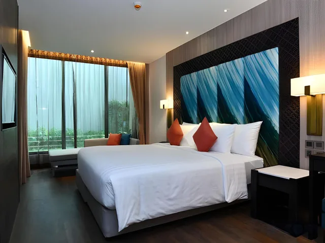 1 Bedroom, Mountain, Suite, King Bed، Skyview Resort Phuket 1/3