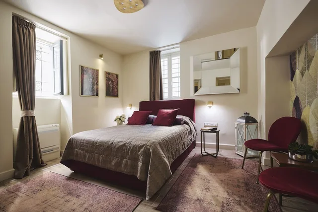 Semi Basement, Comfort, Studio, Suite, Queen Bed، Bohemian Suites Athens 1/8
