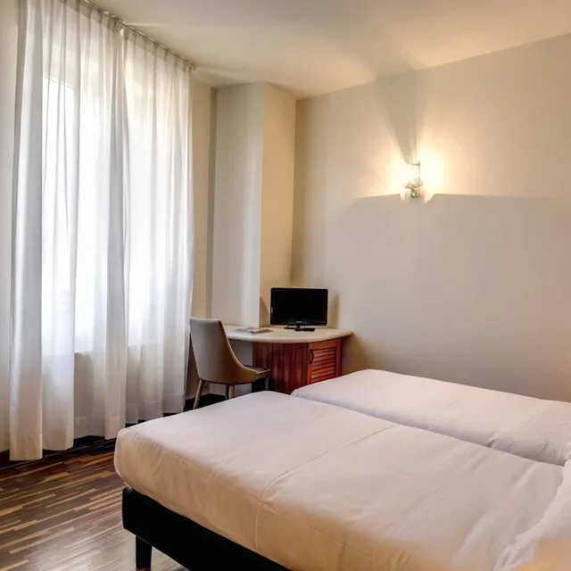 غرفة بسرير مزدوج أو سريرين منفصلين، Albergo Firenze 5/10