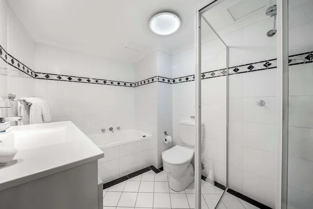 شقة بسريرين منفصلين بإطلالة على المدينة بغرفة نوم واحدة، Oaks Sydney Castlereagh Suites 5/10