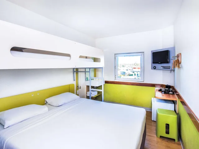 غرفة قياسية بسرير كينج وسرير فردي، ibis budget Campbelltown 1/10