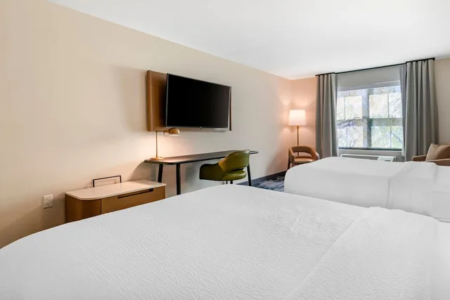 غرفة بسريرين كوين لذوي الإعاقة، Fairfield Inn & Suites North Conway 1/7