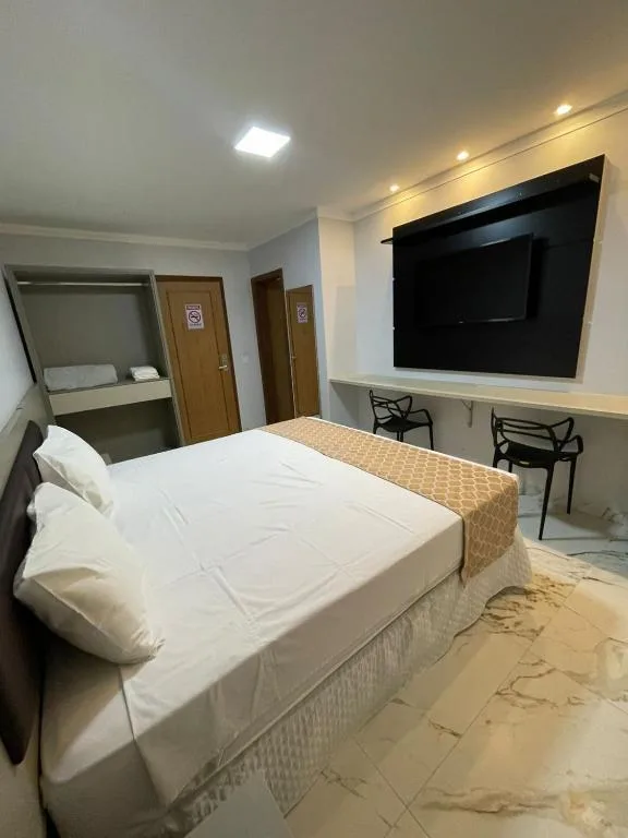 جناح، Hotel Uipi 3/4