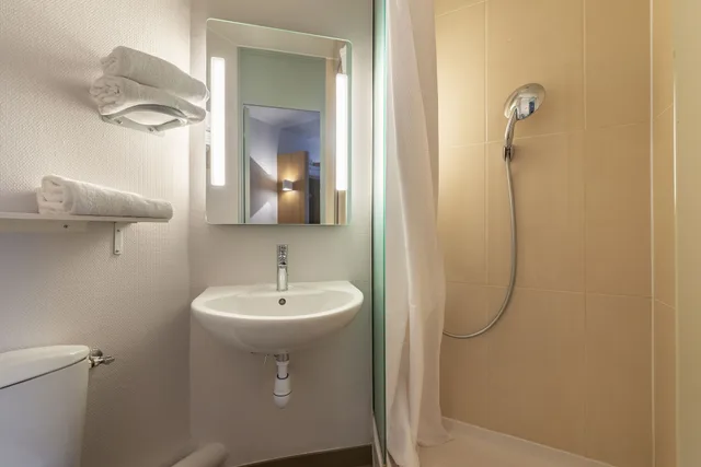 غرفة بسرير مزدوج لذوي الإعاقة، B&B Hotel Valence Sud 6/6