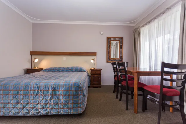 شقة بغرفتي نوم، Sleepwell Motel 2/2
