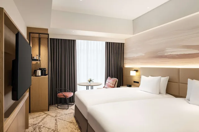 غرفة عائلية بثلاثة أسرّة، DoubleTree by Hilton Toyama 1/2