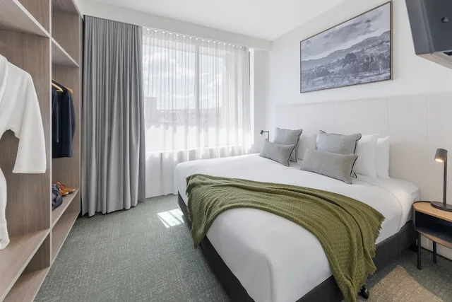 3 Bedrooms, Connecting, Apartment, Twin Beds, 2 King Beds, Punthill Tuggeranong 2/5