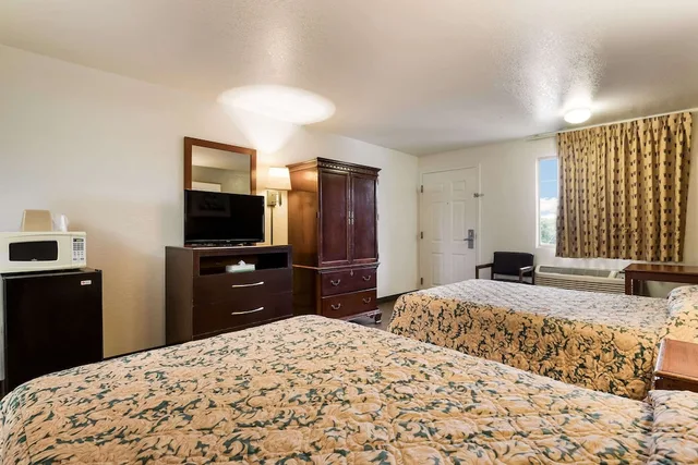 غرفة قياسية بسريرين مزدوجين للمدخنين، Econo Lodge Bartlesville Hwy 75 3/4