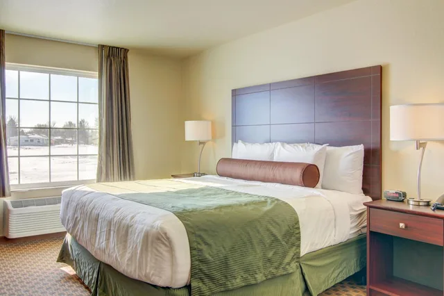 غرفة بسرير كينج، Cobblestone Inn & Suites - Harvey 4/5