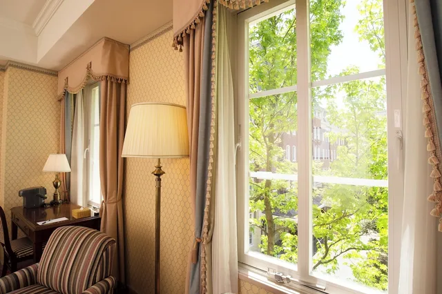 Superior, Triple, Hotel Den Haag 5/5