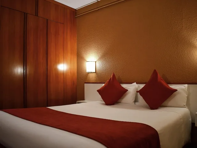 غرفة قياسية بسرير مزدوج وسريرين منفصلين، Mercure Andorra Hotel 1/6