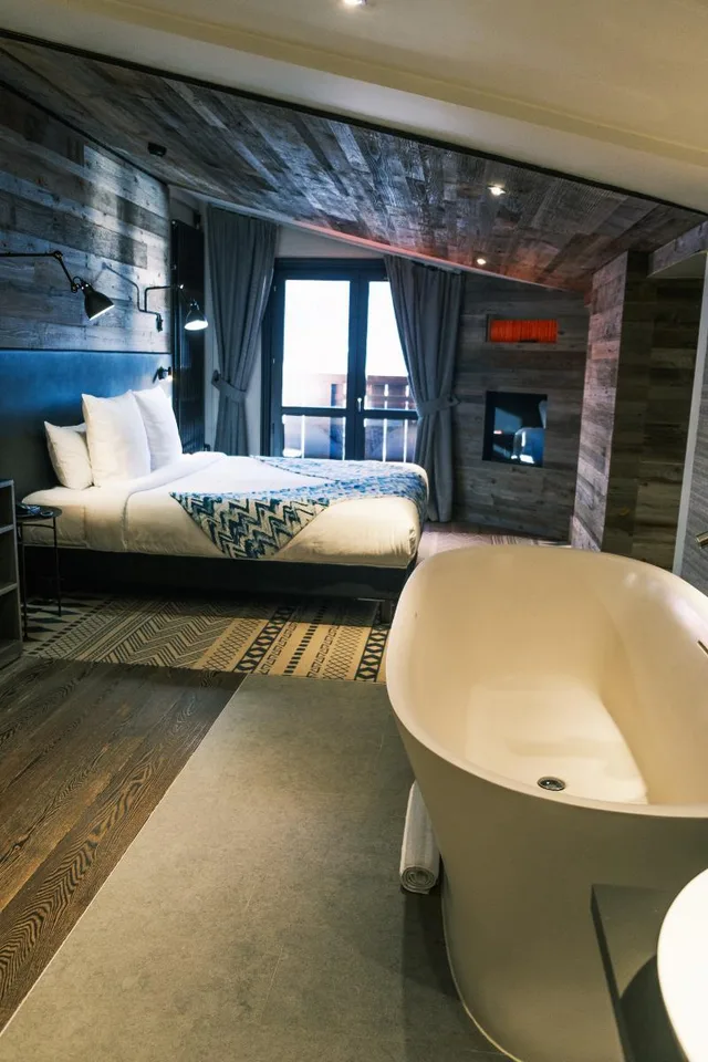Suite, King and Twin Beds, Mont Blanc View, Balcony, High Floor, Chalet Hotel le Prieure and Spa 1/1