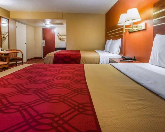 غرفة بسريرين مزدوجين للمدخنين، Econo Lodge Hermitage South 4/4