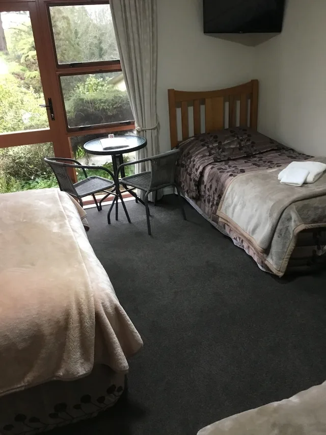 غرفة بسريرين منفصلين، WAITOMO CAVES GUEST LODGE 1/2