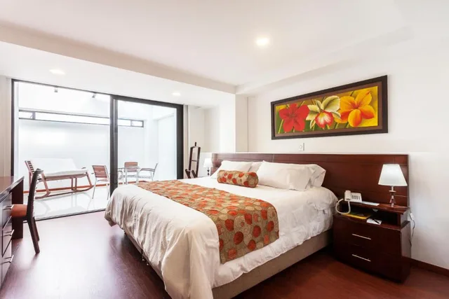Suite, Hotel Cuellars 2/2