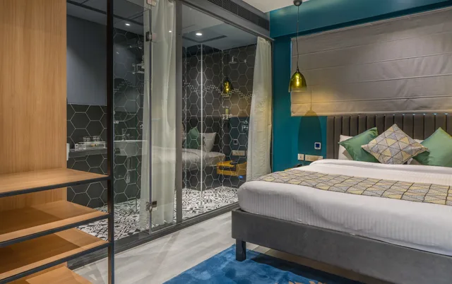 جناح بسرير كوين، Hotel Bl 1/3