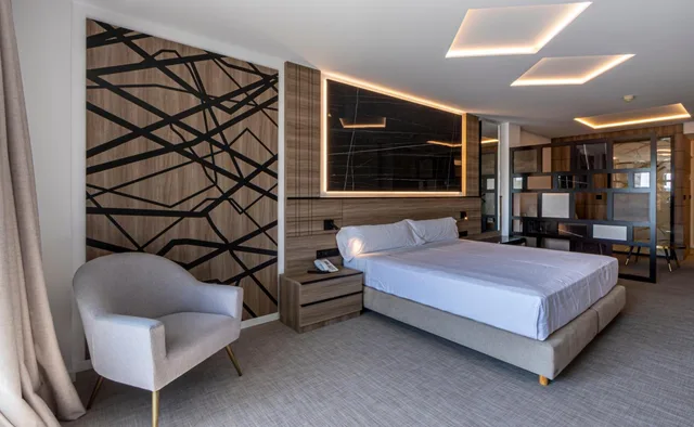 جناح جونيور، HOTEL INFFINIT SANXENXO PLAYA 5/10