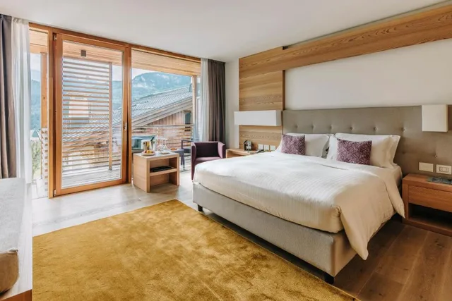 جناح جونيور، Lajadira Hotel 1/5