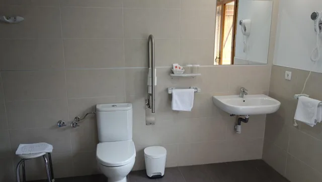 غرفة رباعية، Hotel Vicente 5/6