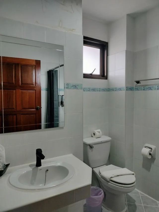 شقة بسريرين كينج بإطلالة على المسبح بشرفة بغرفتي نوم، Sai Rougn Residence 7/10