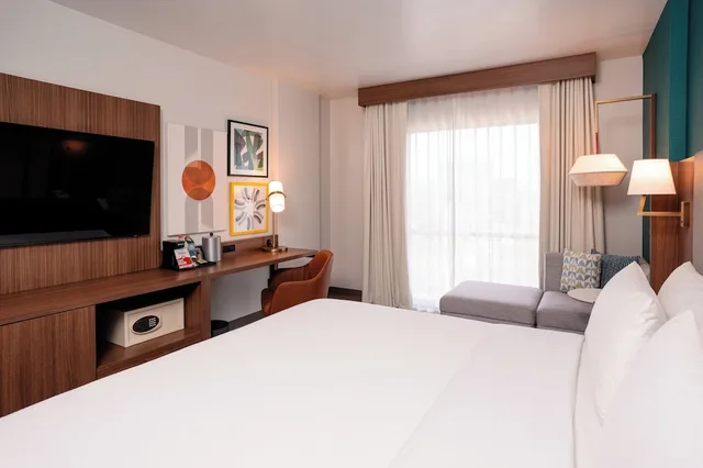غرفة قياسية بسرير كينج، Holiday Inn Guadalajara Patria-Universidad 2/9