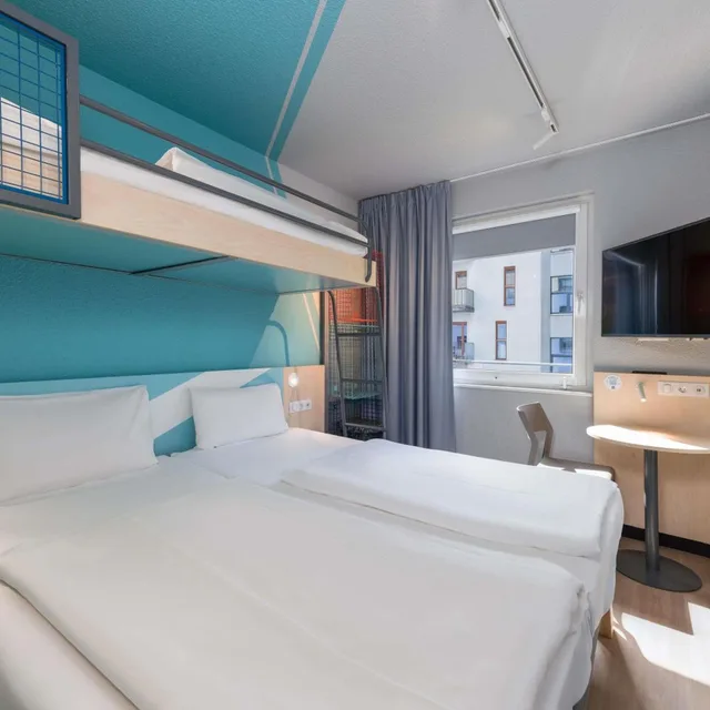 غرفة ثلاثية صغيرة بحمام خاص، ibis budget Hamburg St Pauli Messe 2/10