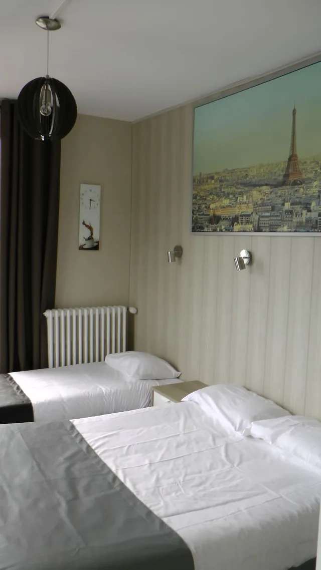 غرفة ثلاثية بسرير مزدوج وسرير فردي، L Univers Hotel 3/4