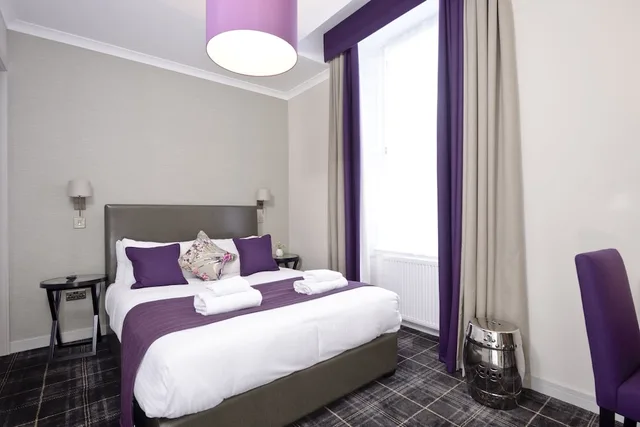 2 Bedrooms, Classic, Apartment, 2 King Beds, Destiny Scotland Charlotte SQ Apartments 3/4