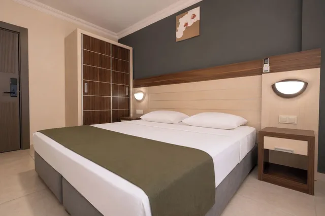 غرفة قياسية بسرير مزدوج أو سريرين منفصلين، Hawaii Suite Beach Hotel 4/8