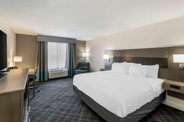 غرفة بسرير كينج، Comfort Inn & Suites Andrews, TX 2/6