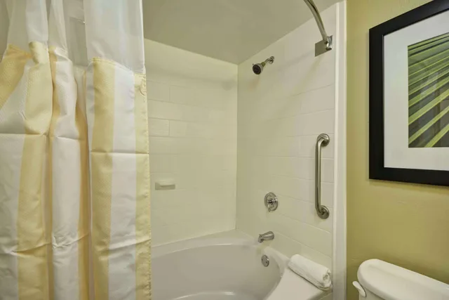 جناح بسرير كينج بغرفة نوم واحدة، Hilton Garden Inn Ft Myers 5/6