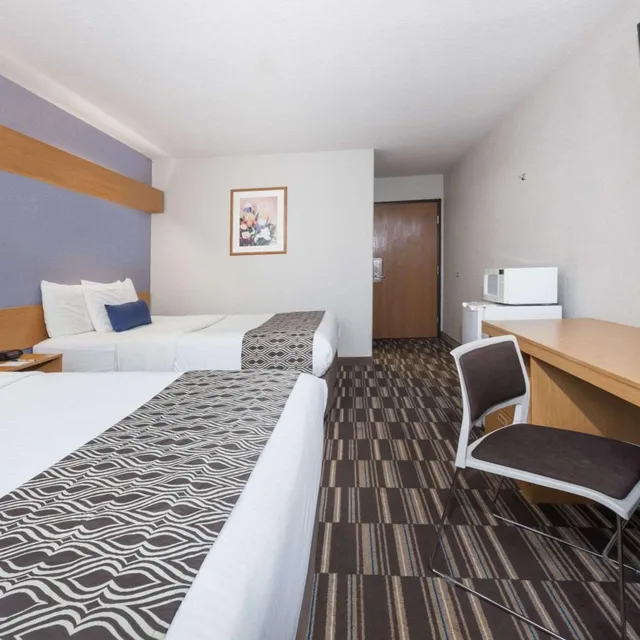 Deluxe, 2 Queen Beds, Microtel Inn Ardmore 3/5