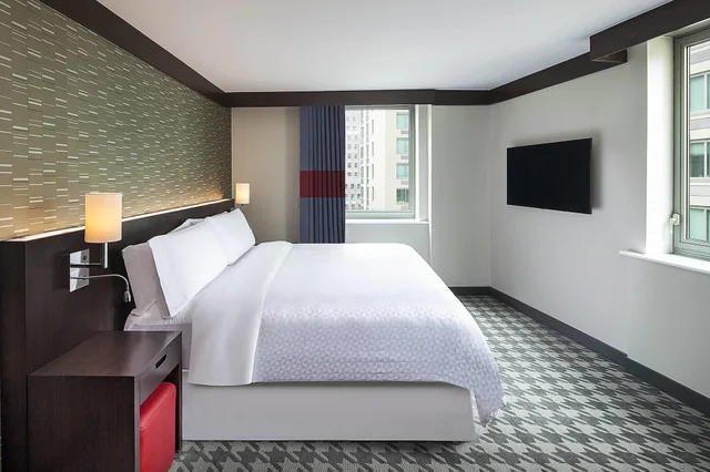 غرفة بسرير كينج بإطلالة على المدينة، Four Points By Sheraton New York Downtown 2/3
