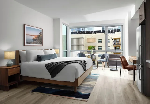Studio, King Bed, Sentral San Diego Gaslamp Quarter 1/3