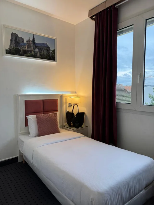 غرفة مفردة بحمام خاص، Hotel Grand Paris 1/2
