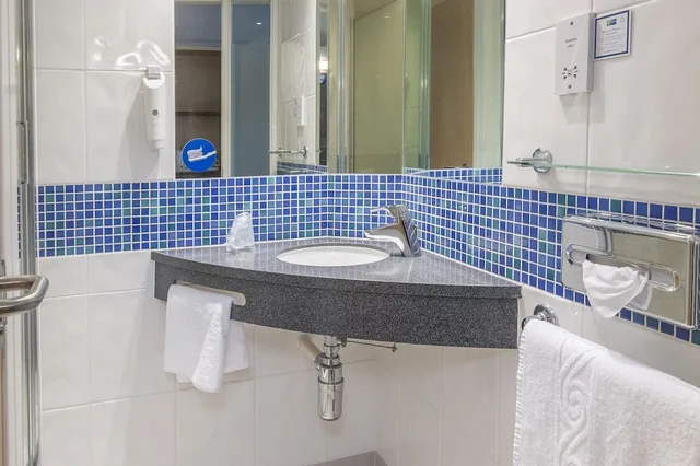 Standard, Twin Beds, Holiday Inn Express Kettering 6/7